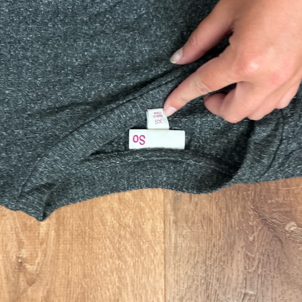 LONG SLEEVE - Picture 2 of 3